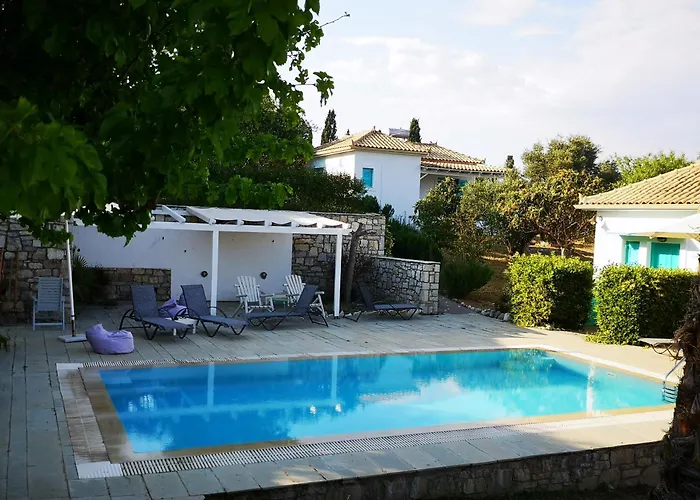 The Iconpainter Peroulia Appartement Kómboi