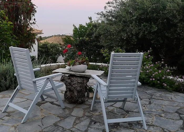 The Iconpainter Peroulia Kómboi