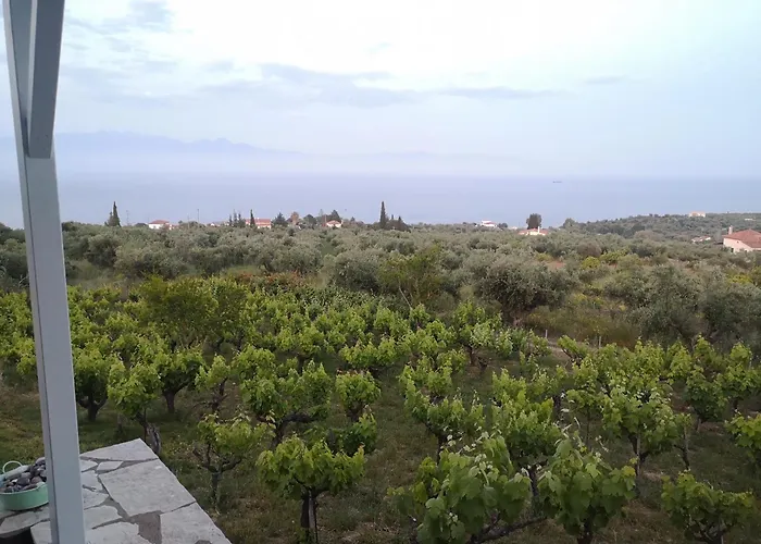 The Iconpainter Peroulia * Kómboi